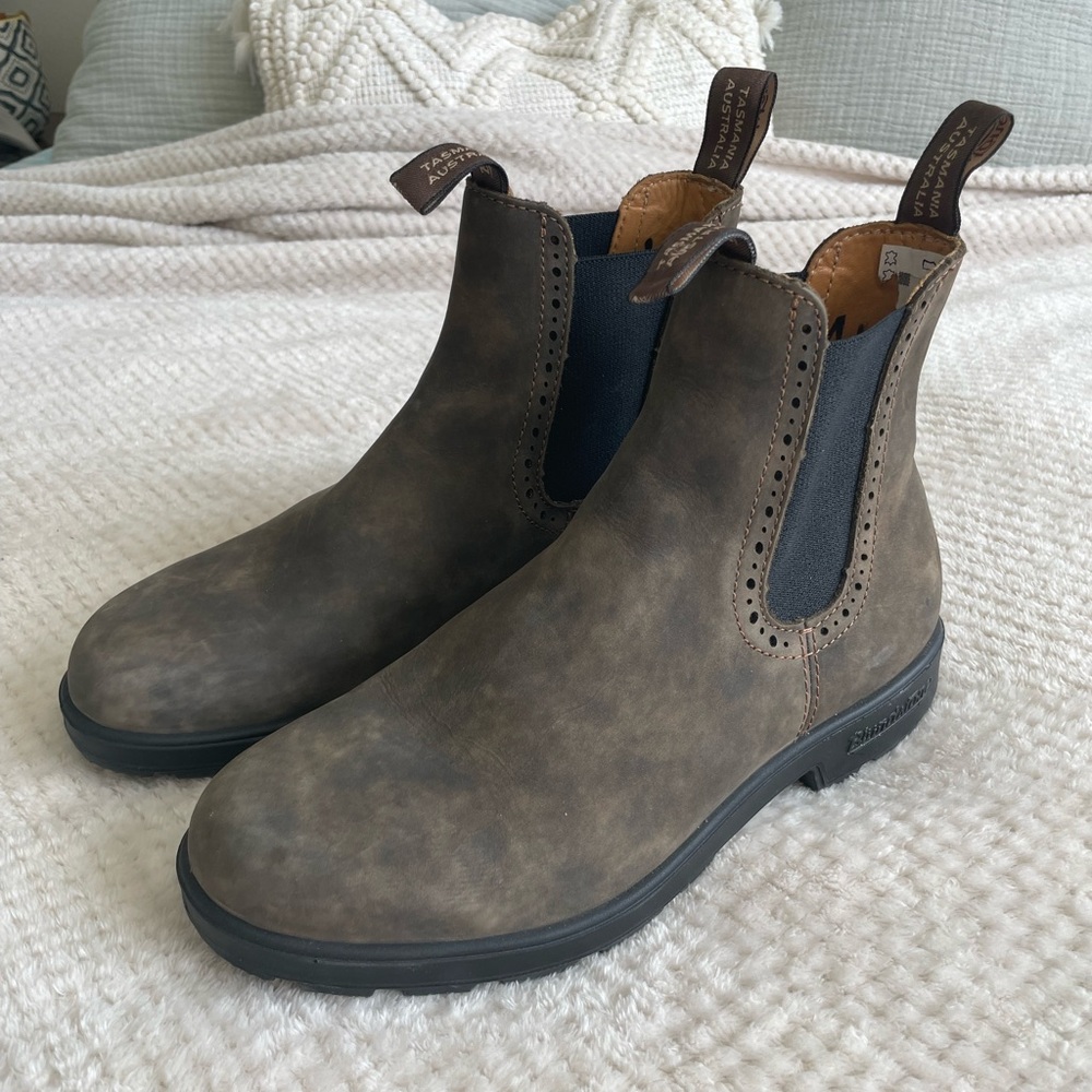 NWOT Blundstone #1351 in Rustic Brown Women’s Size 11